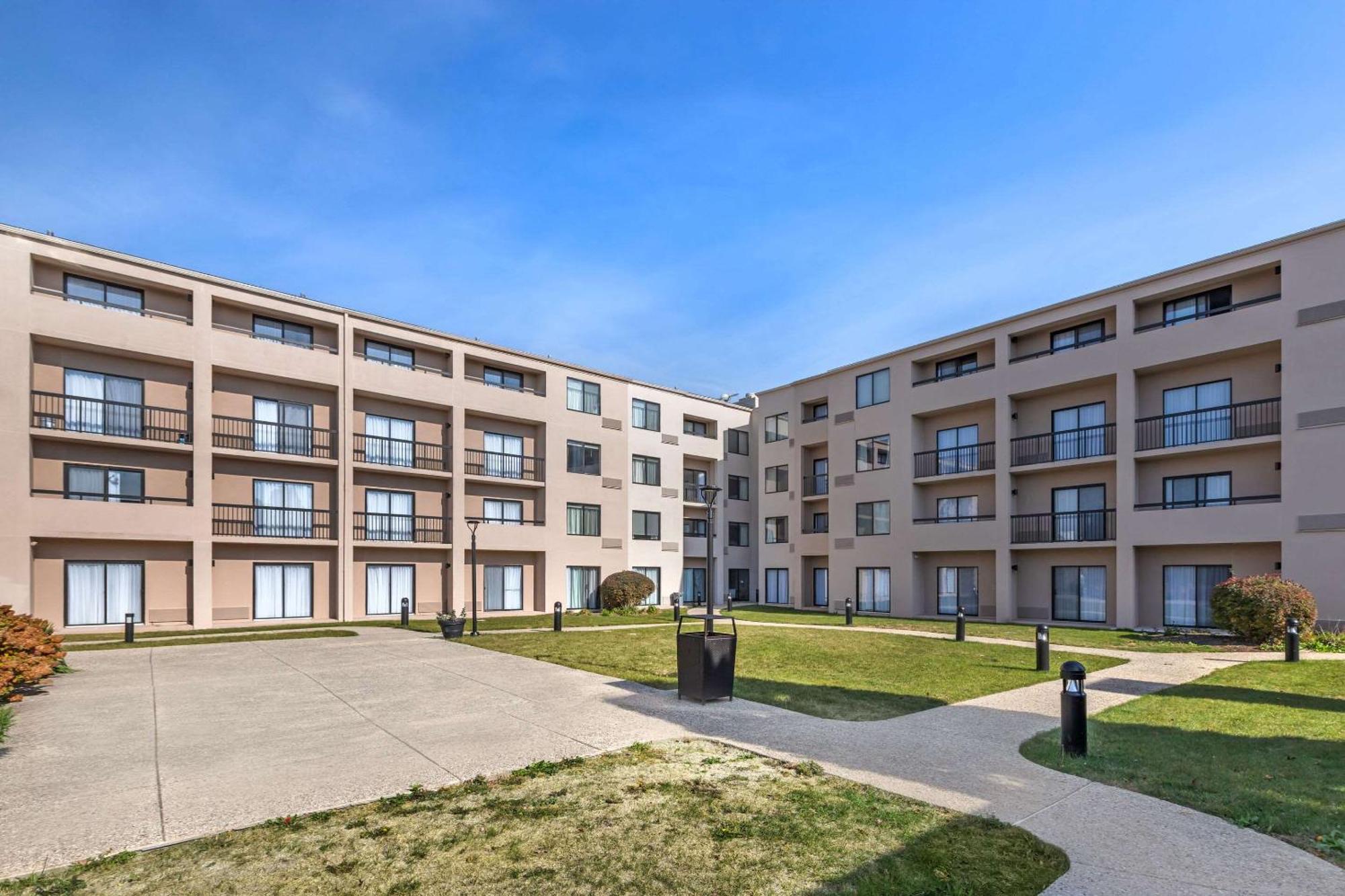 Comfort Inn & Suites Arlington Heights - Buffalo Grove Exterior photo